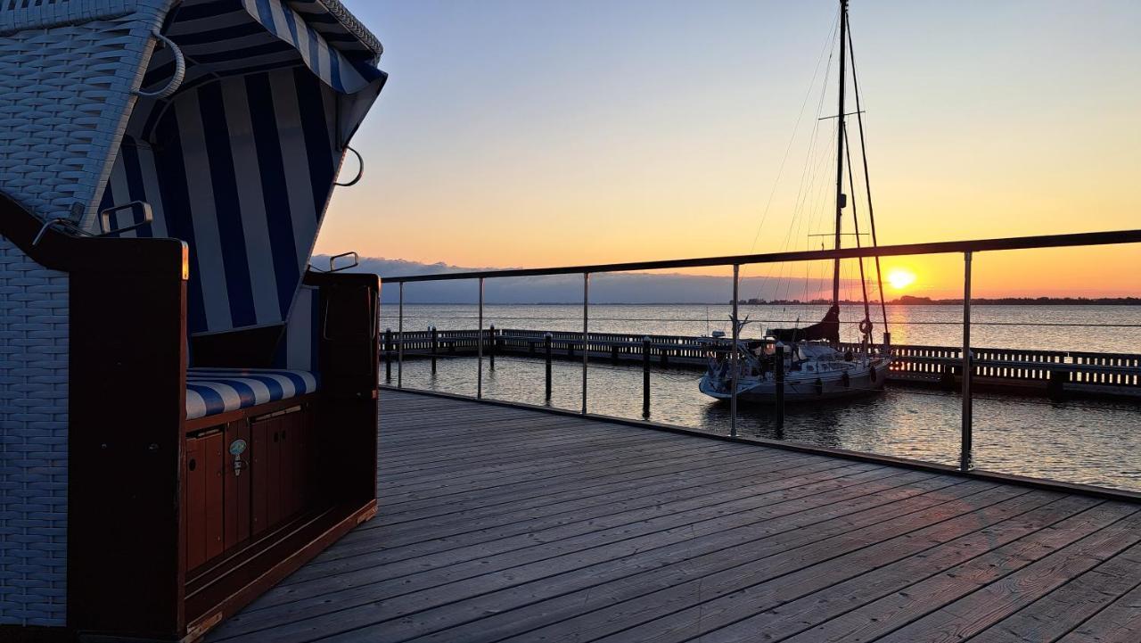 Hotel Hausboot Harmonie Stralsund Exterior foto